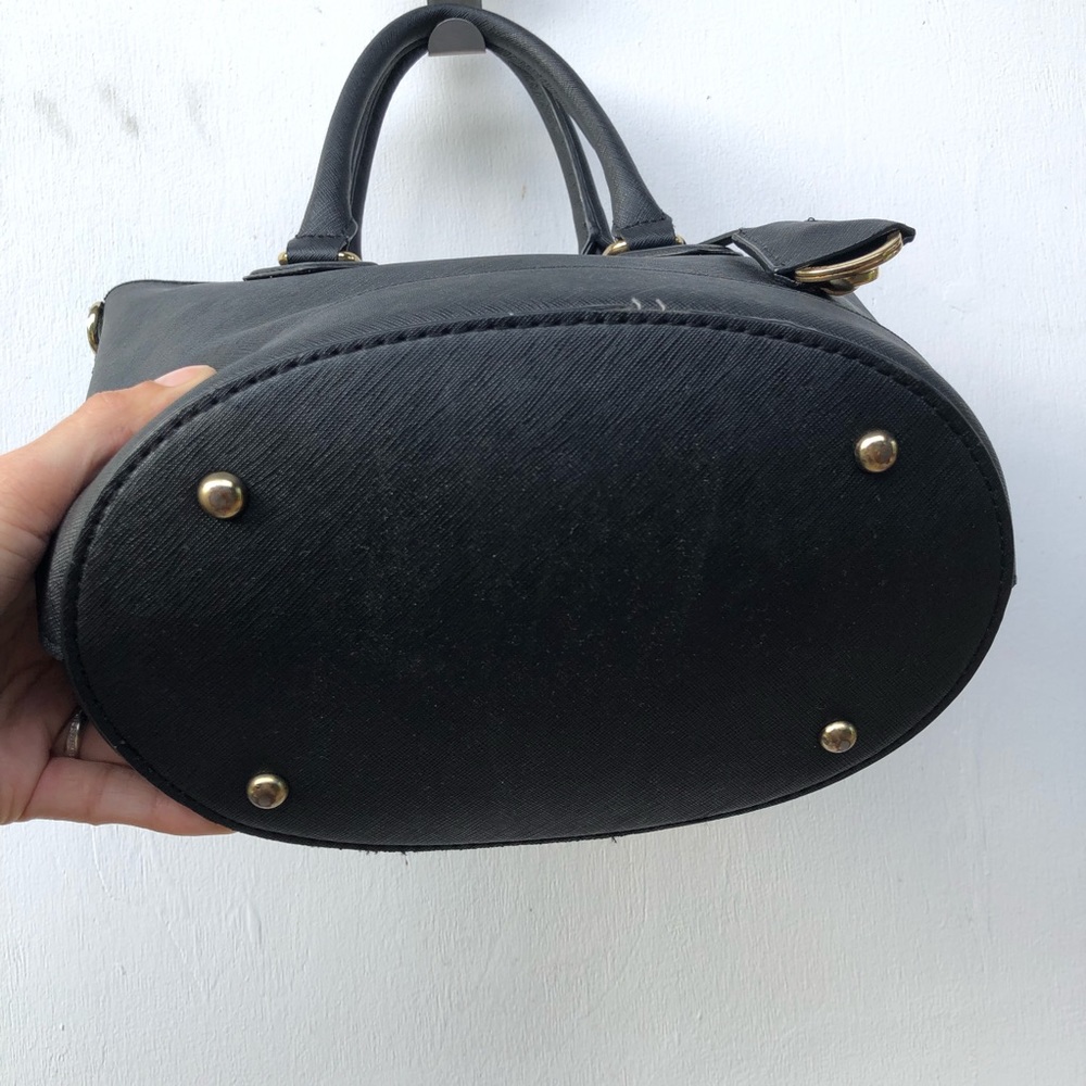 Sold❌Calvin klein leather bucket bag - Picture 3 of 8